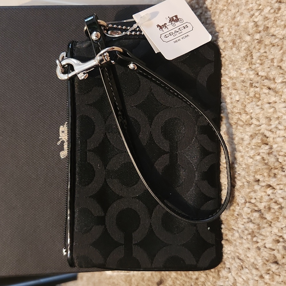 Coach Wristlet Madison OP Art Small NWT - Picture 2 of 3